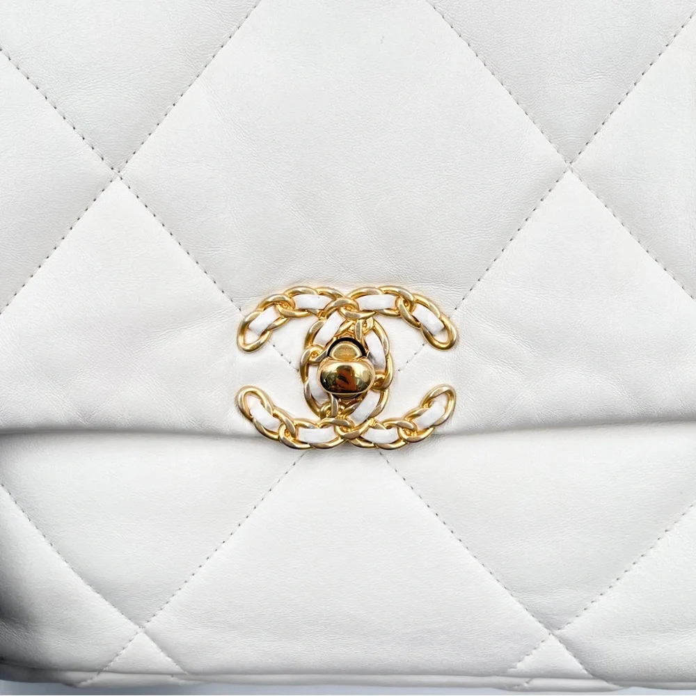 CHANEL 19 Large Flap Bag White Quilted Lambskin Mixed Metal Hardware - Picture 11 of 14